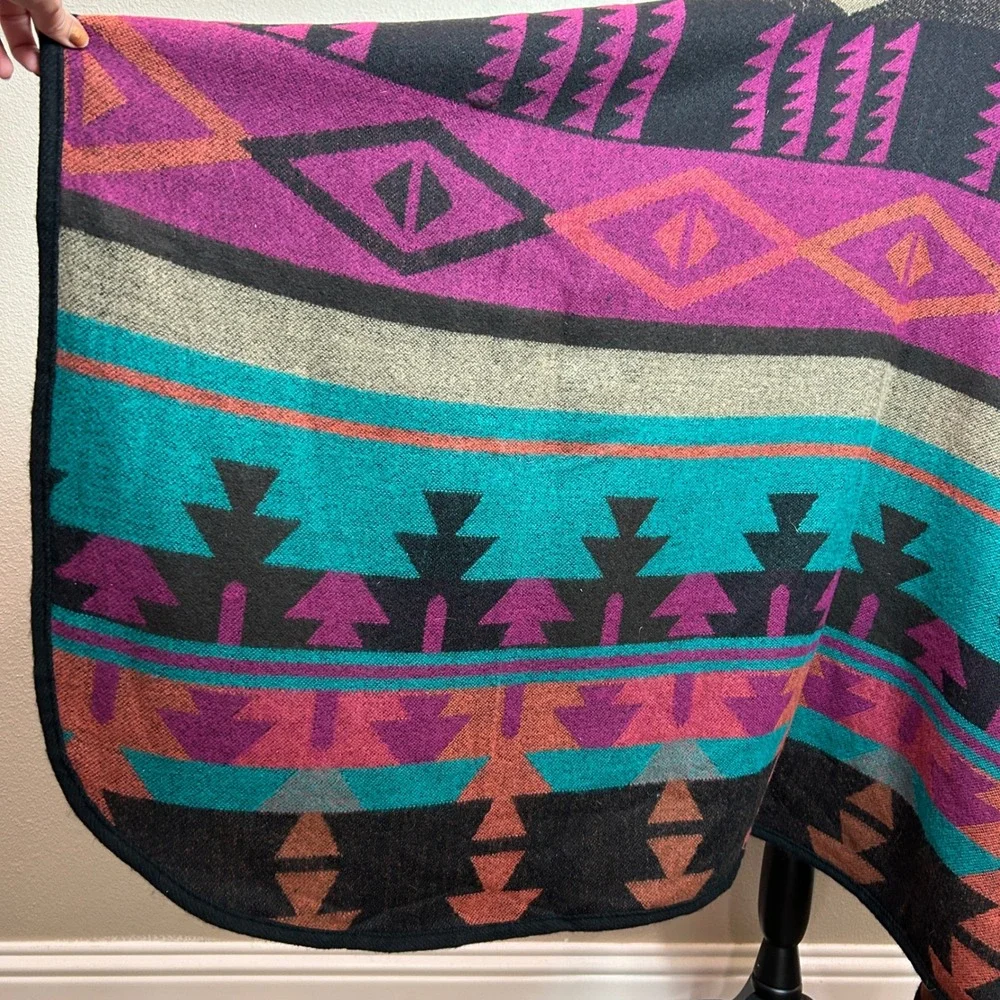Olive & Pique Shawl Wrap Poncho Cardigan Womens OS Southwestern Aztec Blanket